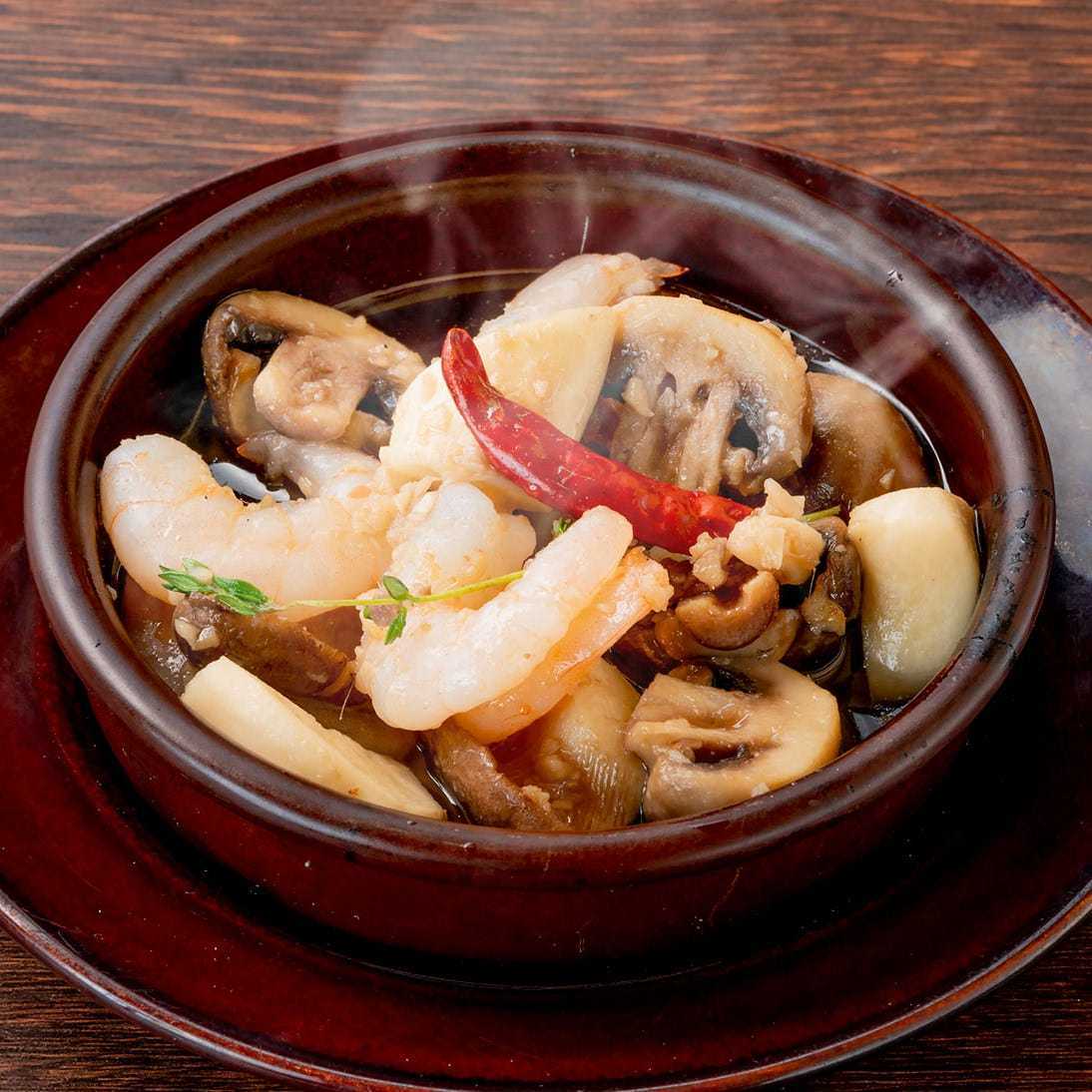 海老とマッシュルーム、エリンギ茸のアヒージョ