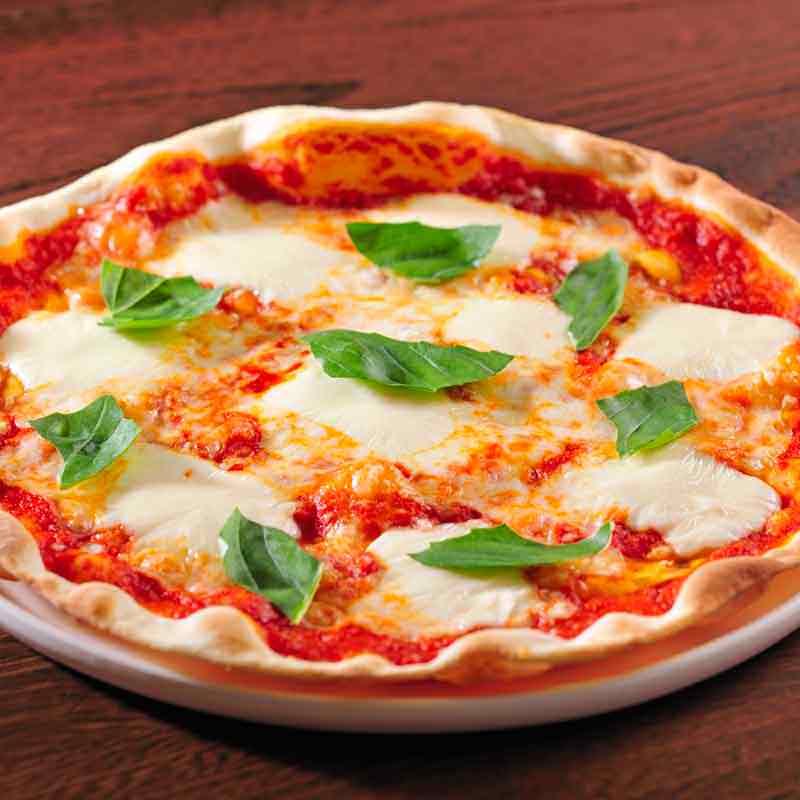 直径３０cm！自家製生地で焼き上げる薄焼きのローマ風ピッツァランチ！