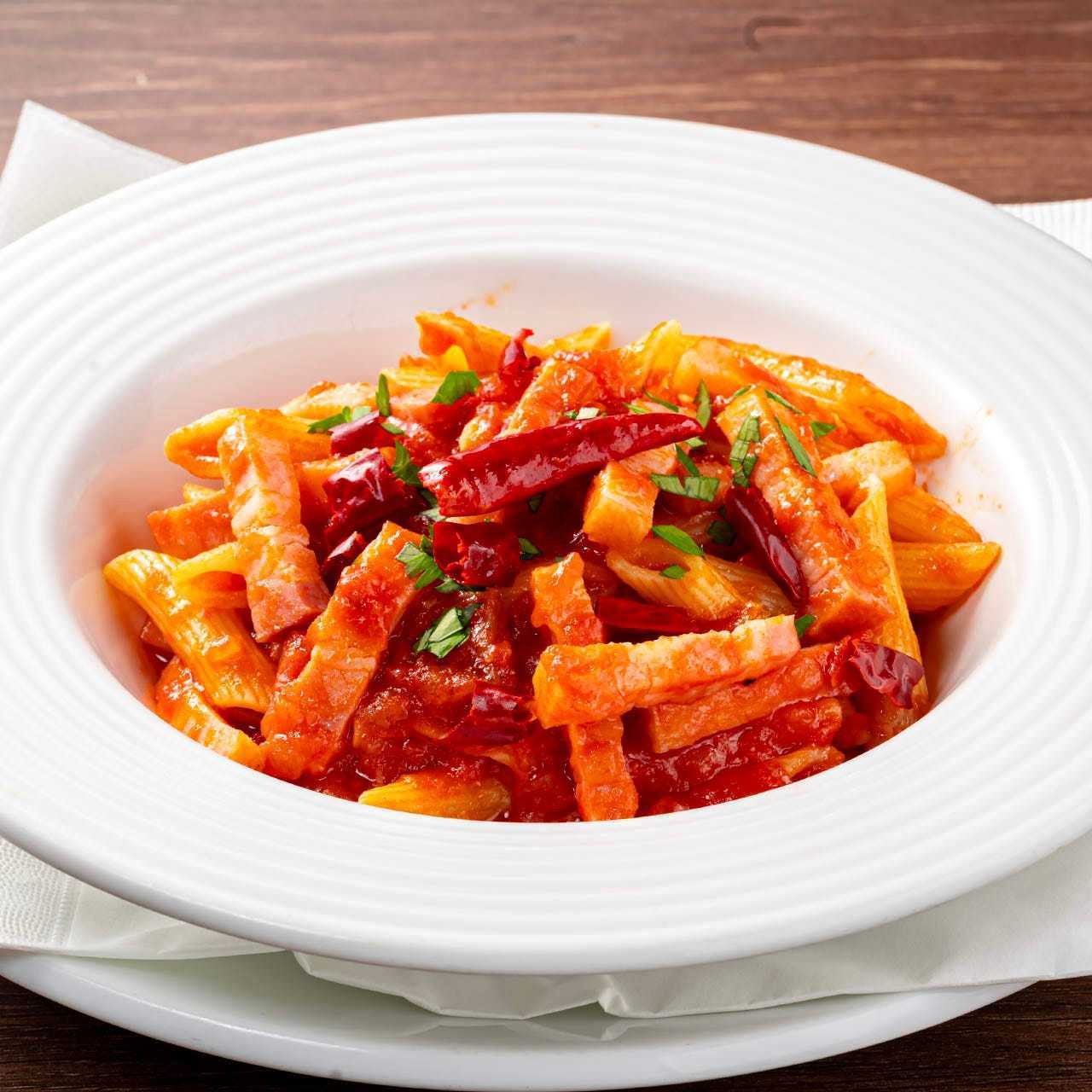 唐辛子とベーコンのカラブリア風　ペンネアラビアータ