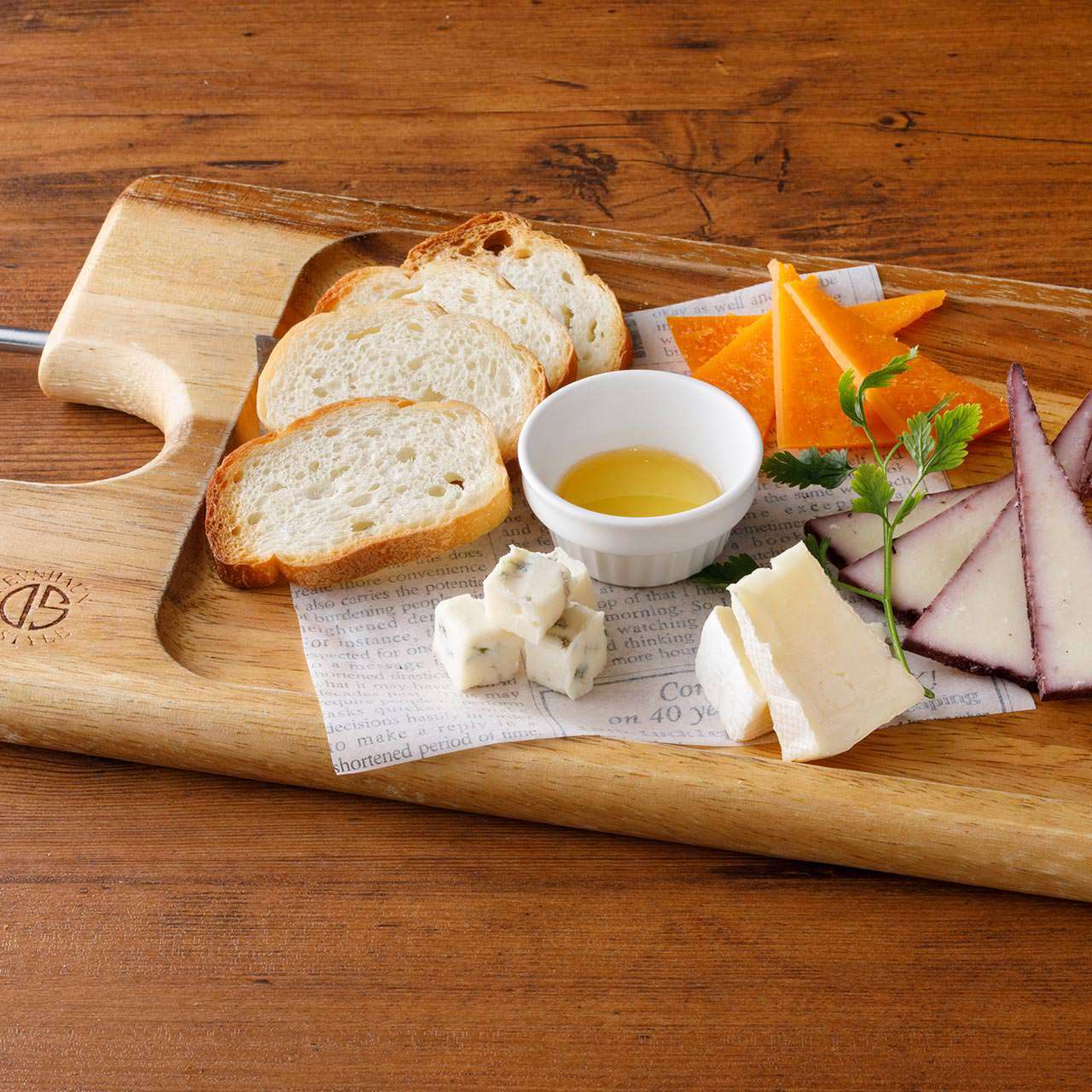 Cheese platter that pairs well with wine