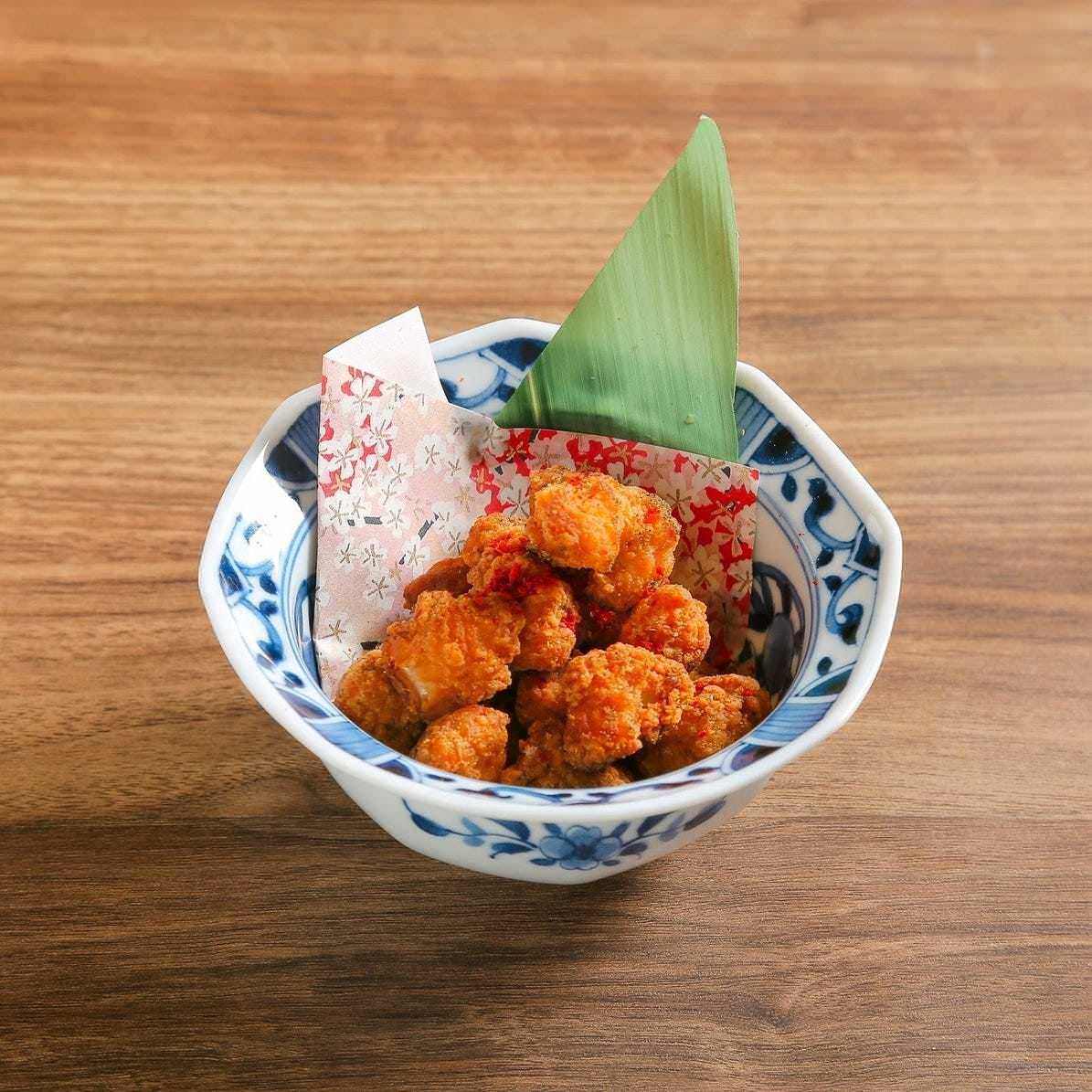 Deep-fried chicken knee cartilage with Japanese pepper