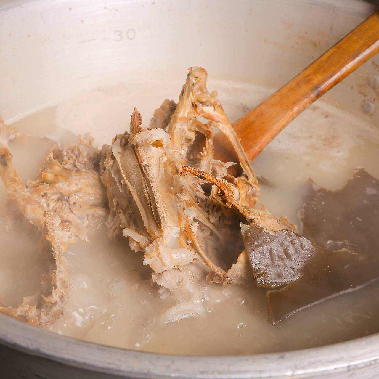 [Rich duck broth]