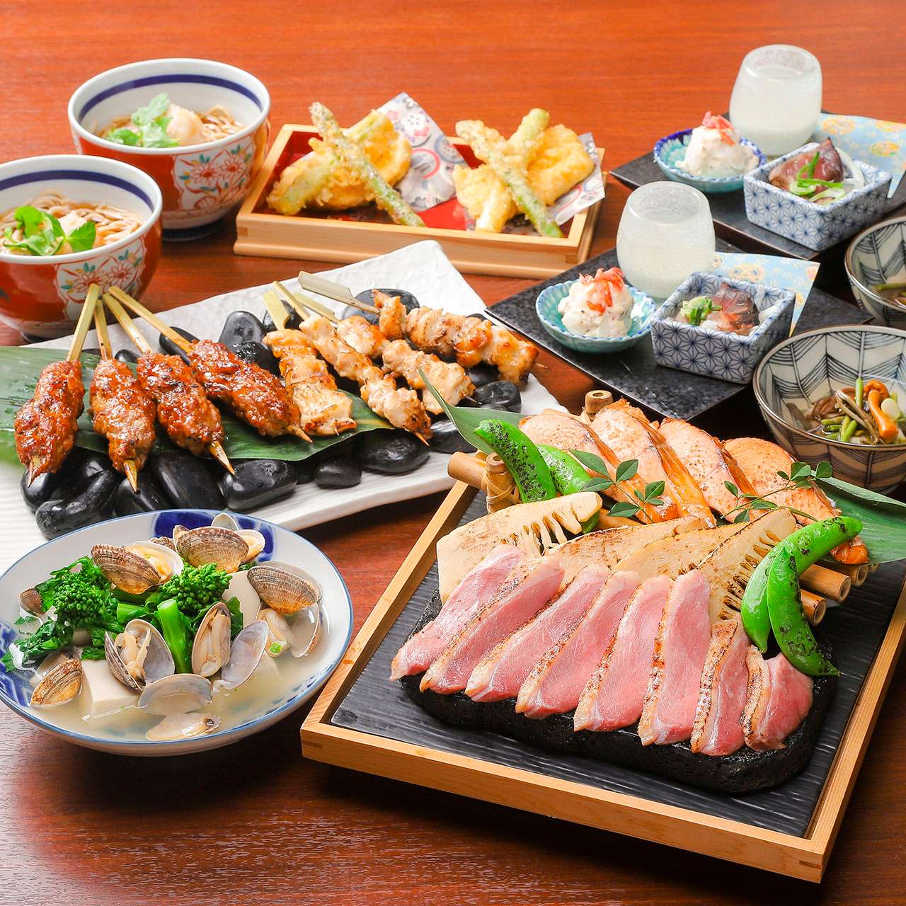 【ランチ限定】『合鴨ロースと桜鱒の溶岩焼き』『鴨生つくね』『季節のおばんざい』を愉しむ宴　3時間飲み放題付き5,300円