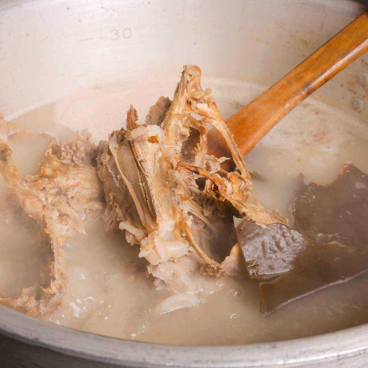 [Rich duck broth]