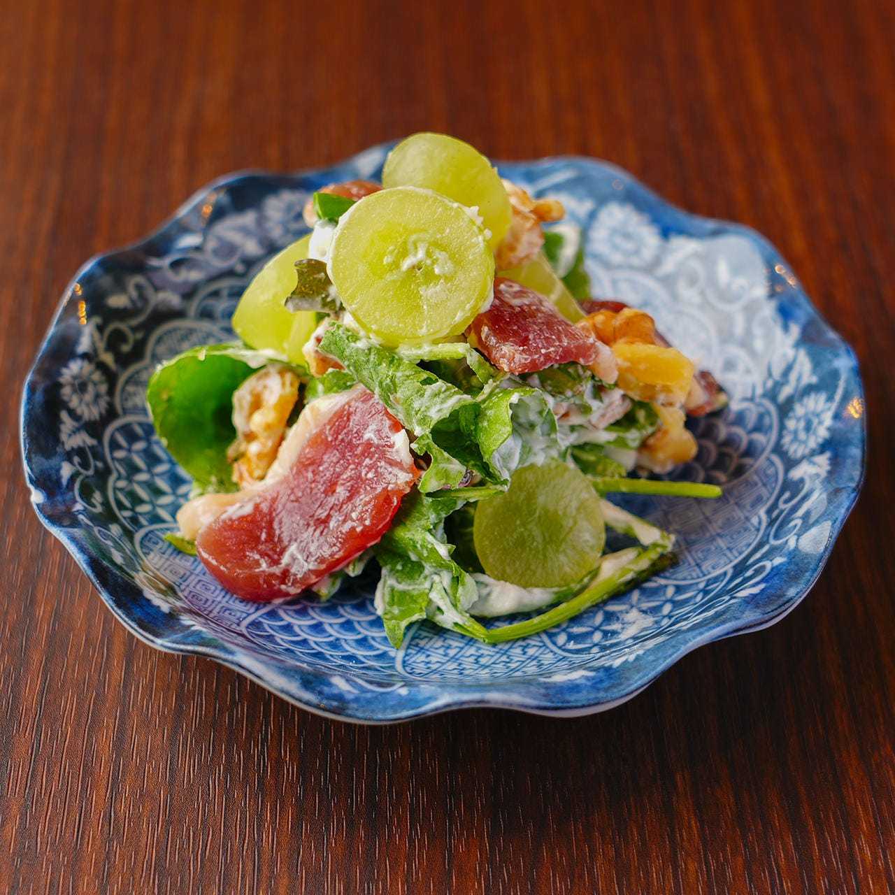 Shine Muscat grapes and duck ham with mascarpone and white dressing