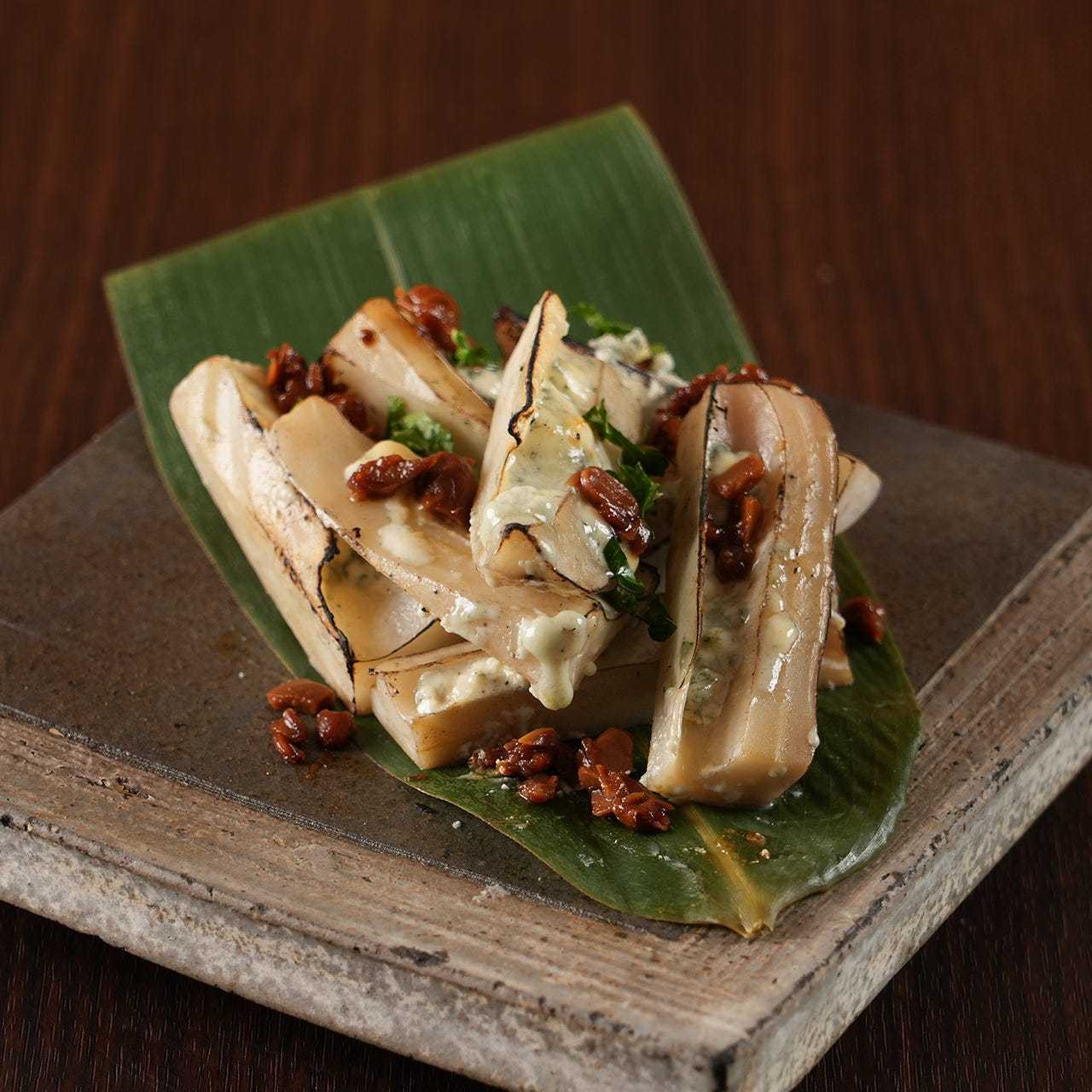 炙り蓮根のブルーチーズかけ