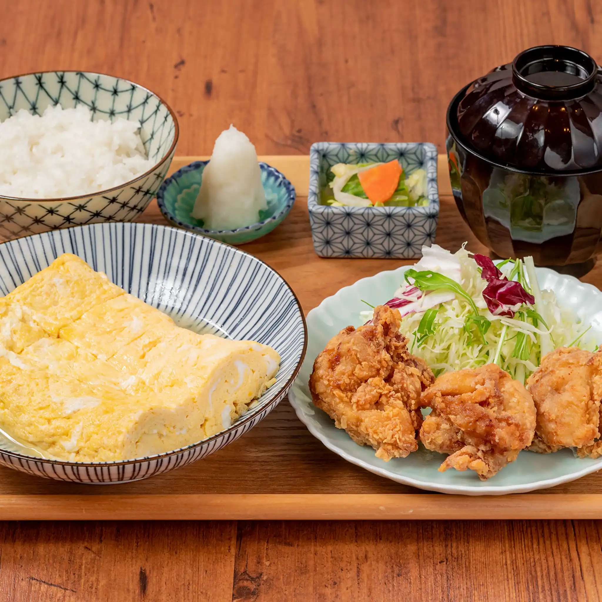 鴨だし仕立て　だし巻き玉子と鳥唐揚げ定食