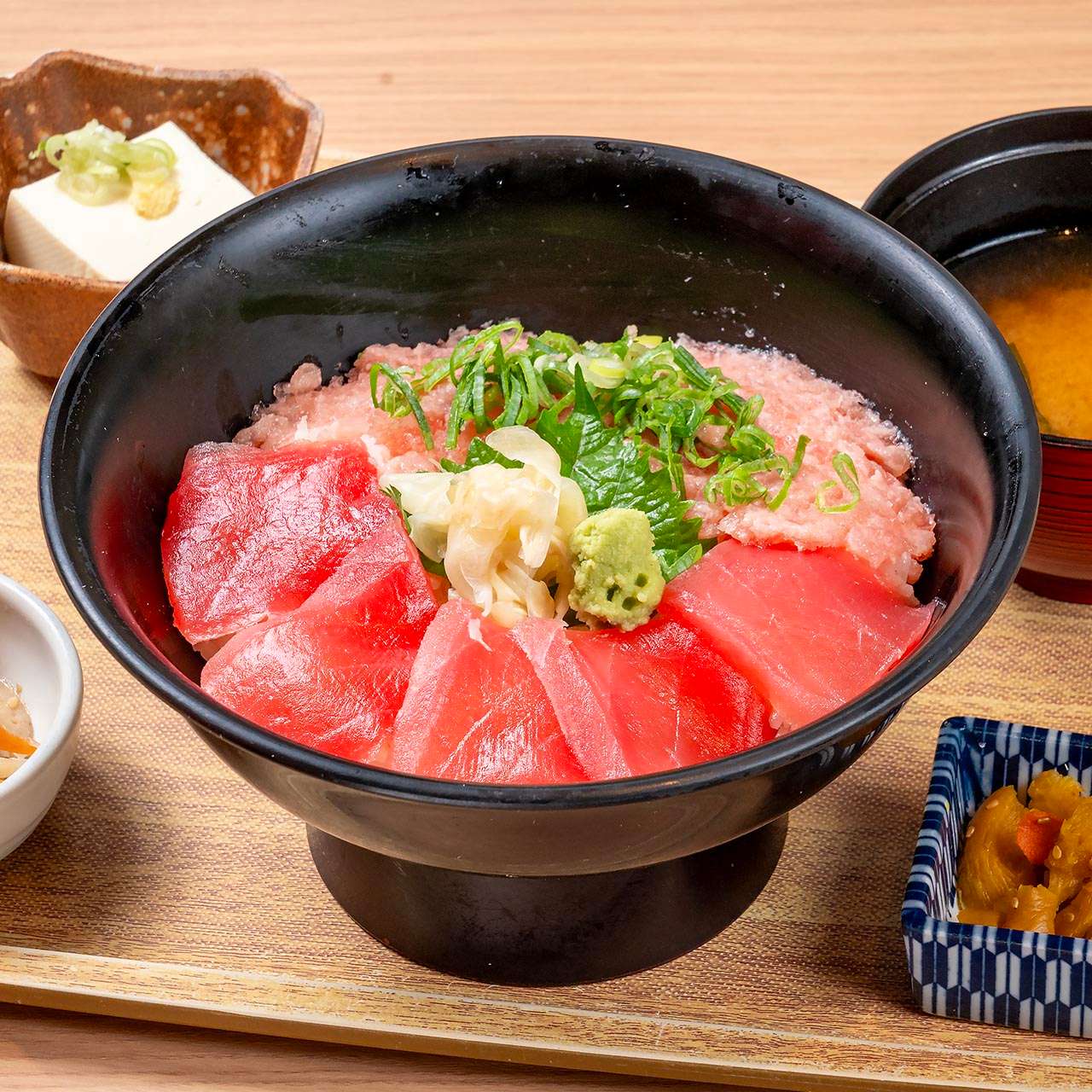 まぐろ・ネギトロ丼