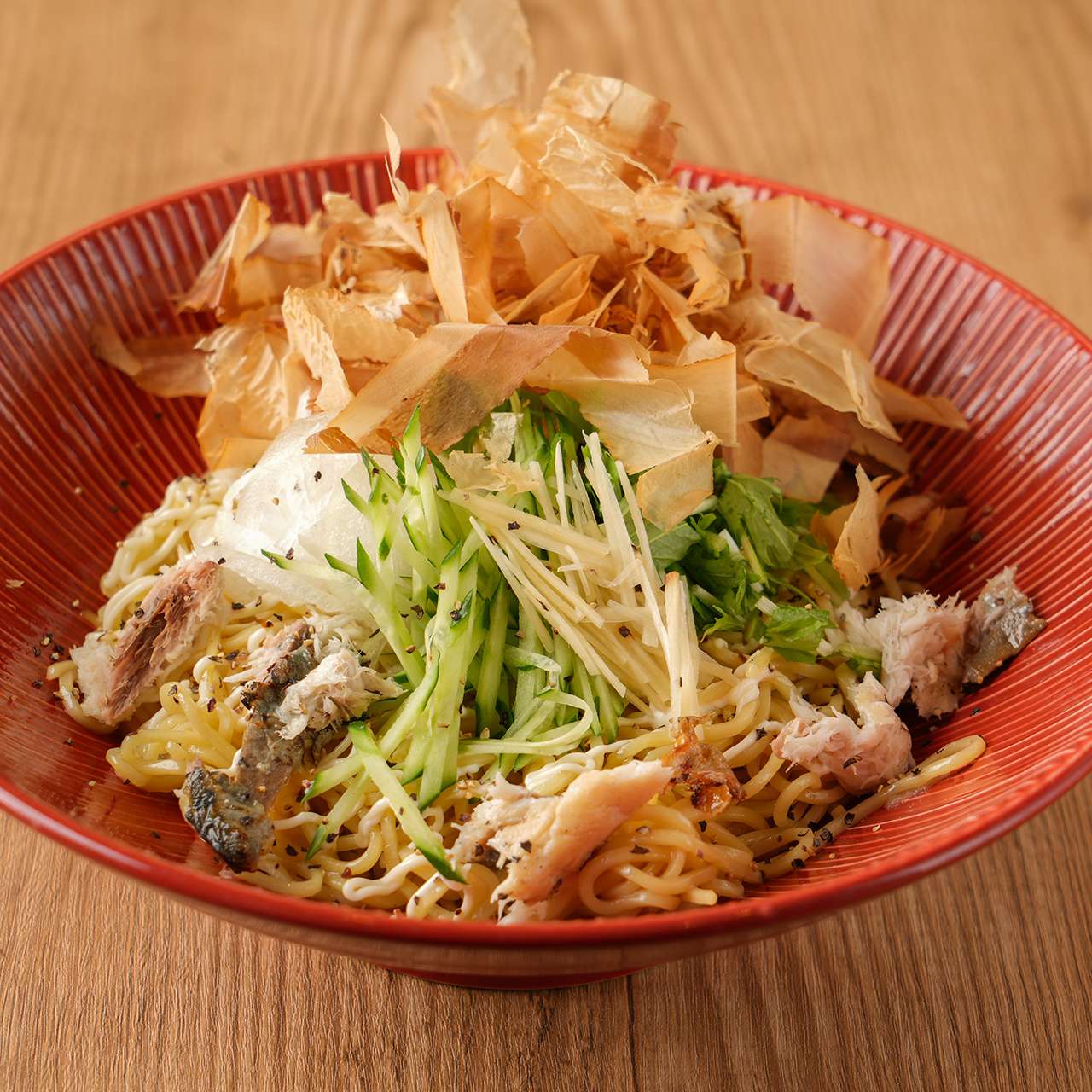 玉ねぎと鰹節のアブラーメンサラダ		