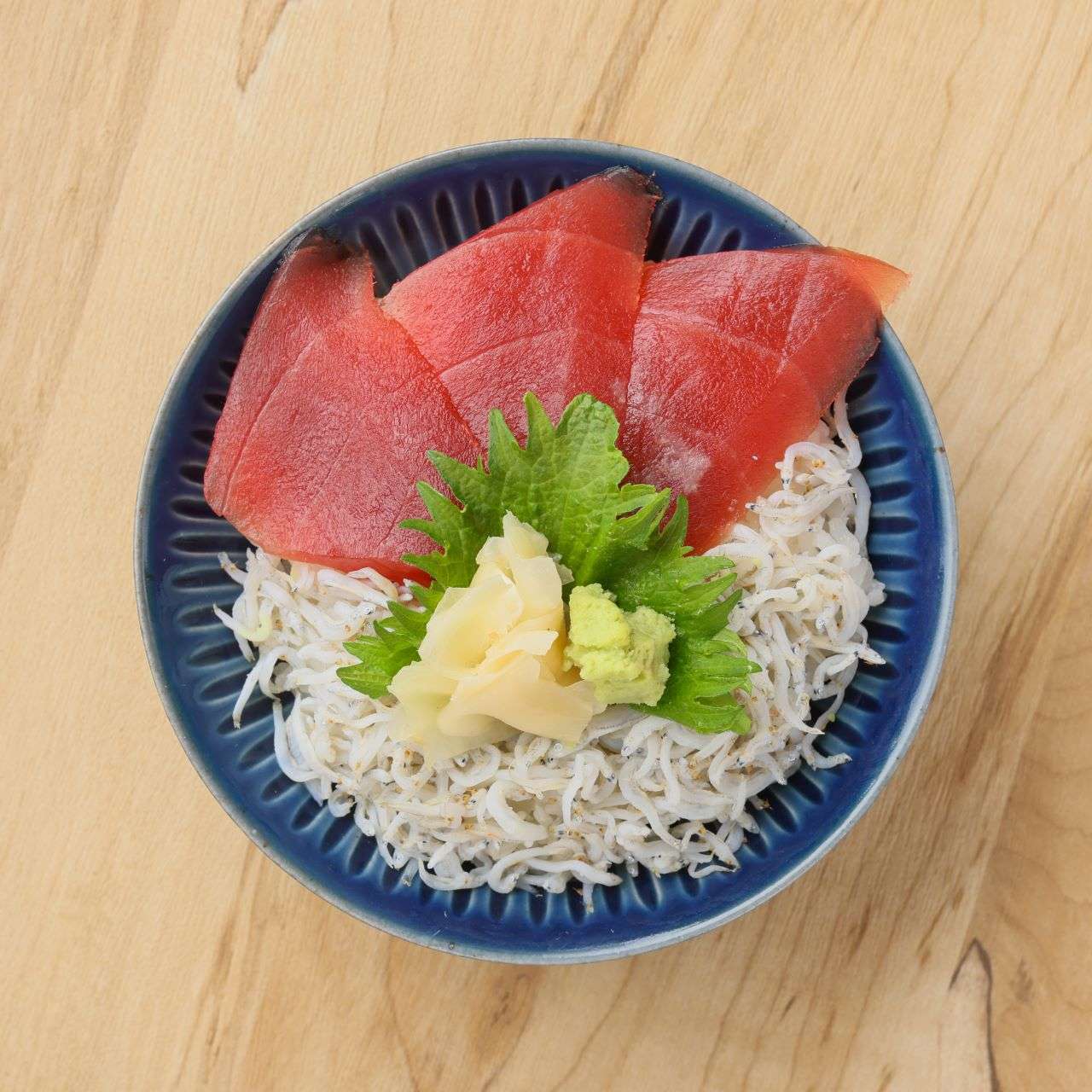  三崎まぐろと釜揚げしらす丼