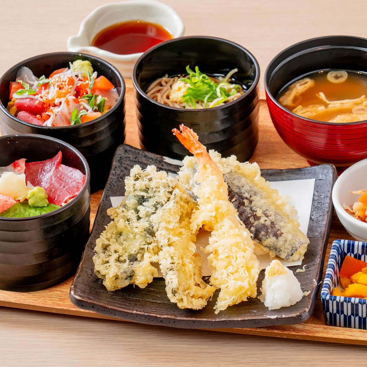 選べる2種小丼と天ぷら御膳