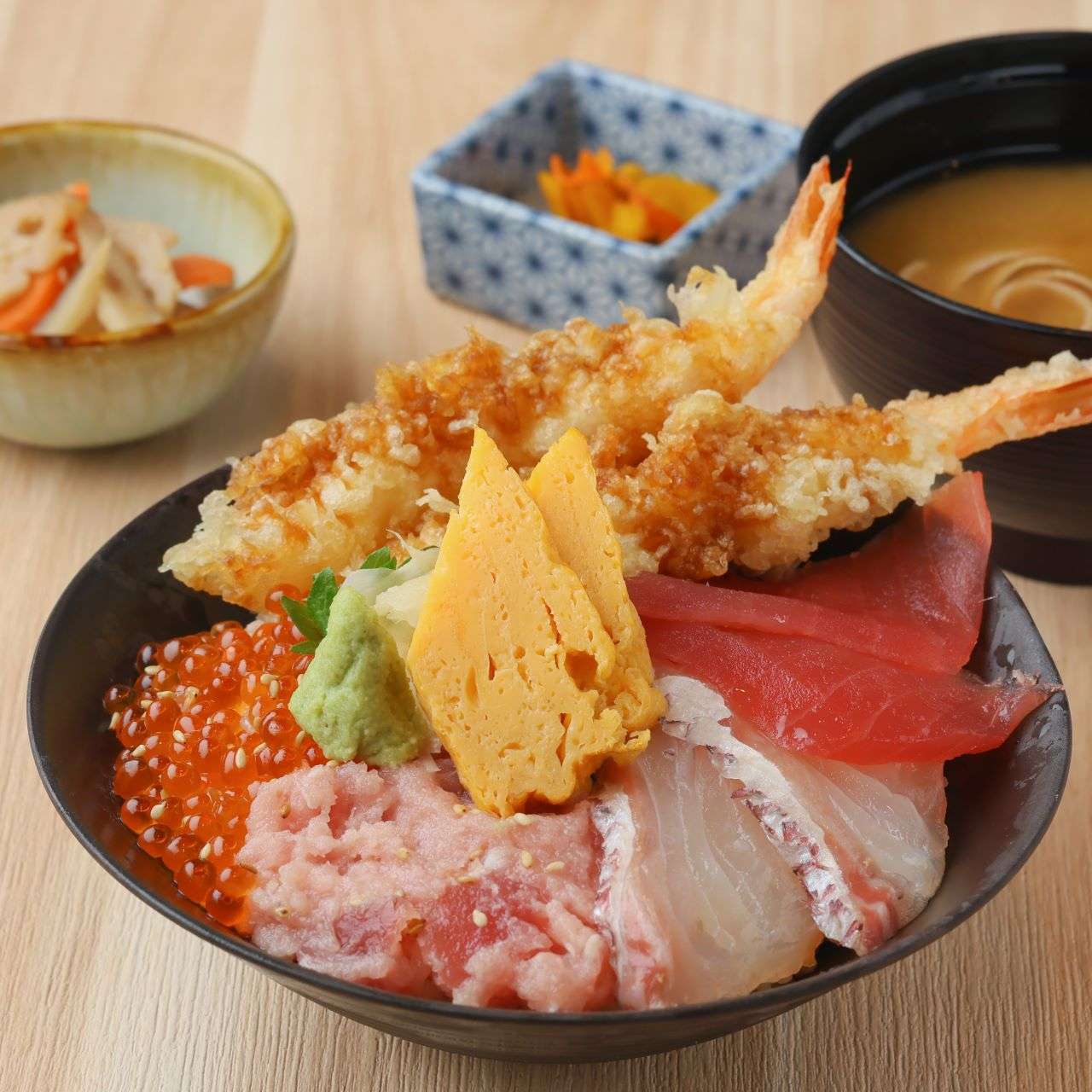 海老天と海鮮の合盛り丼