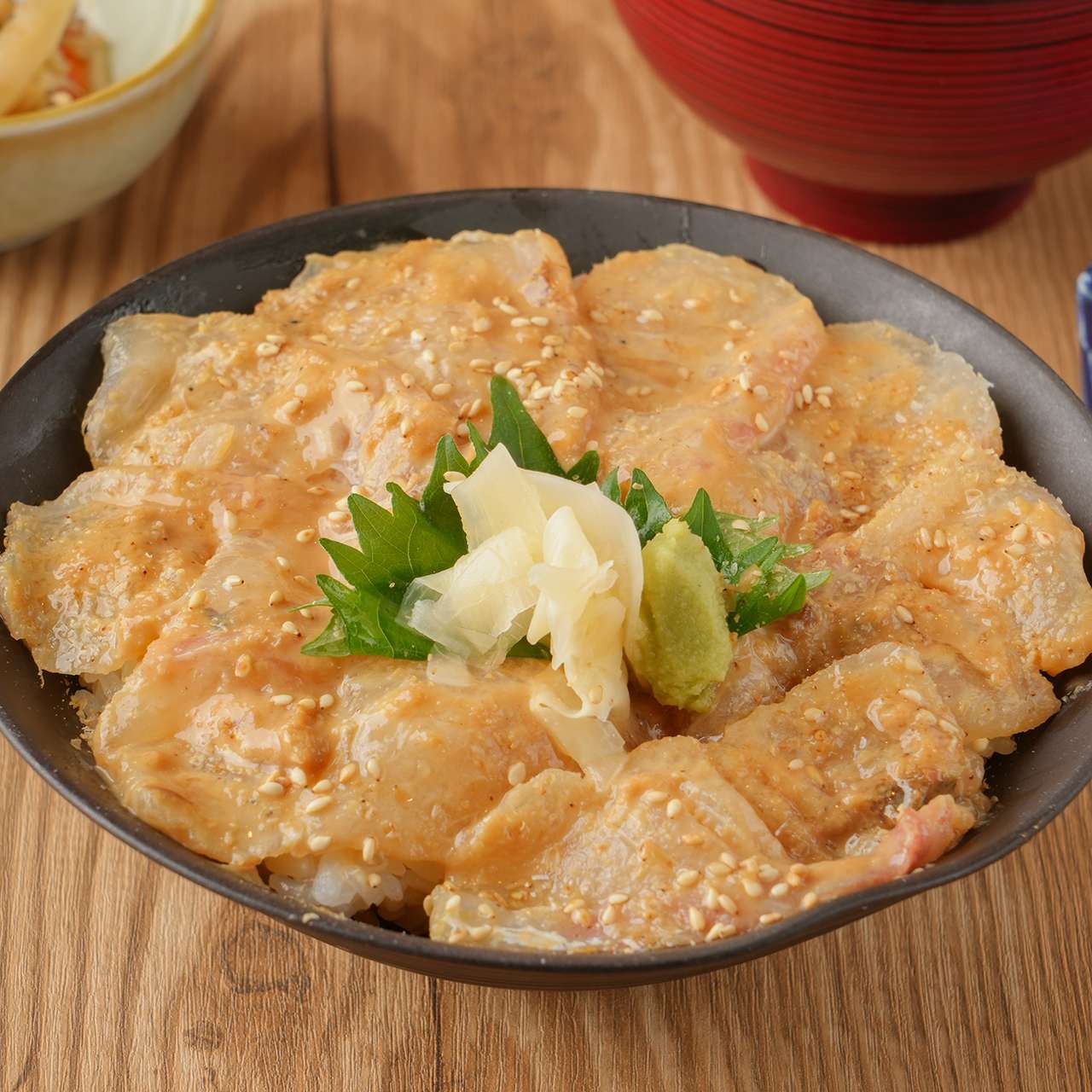 鯛ゴマだれ丼		