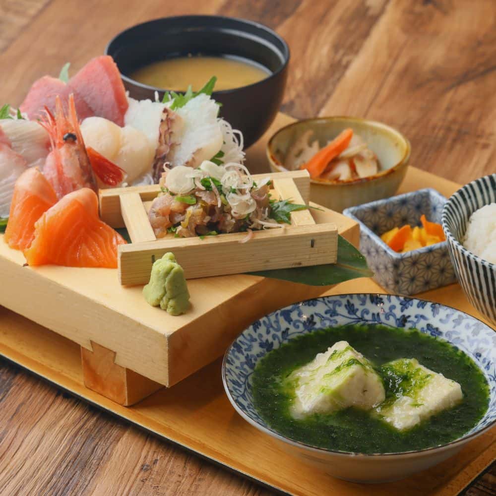  刺身定食　生のり揚げ出し豆腐