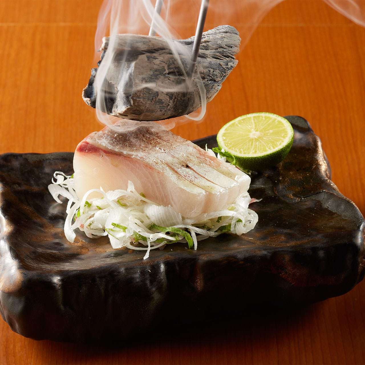 すだち鰤の炭タタキ