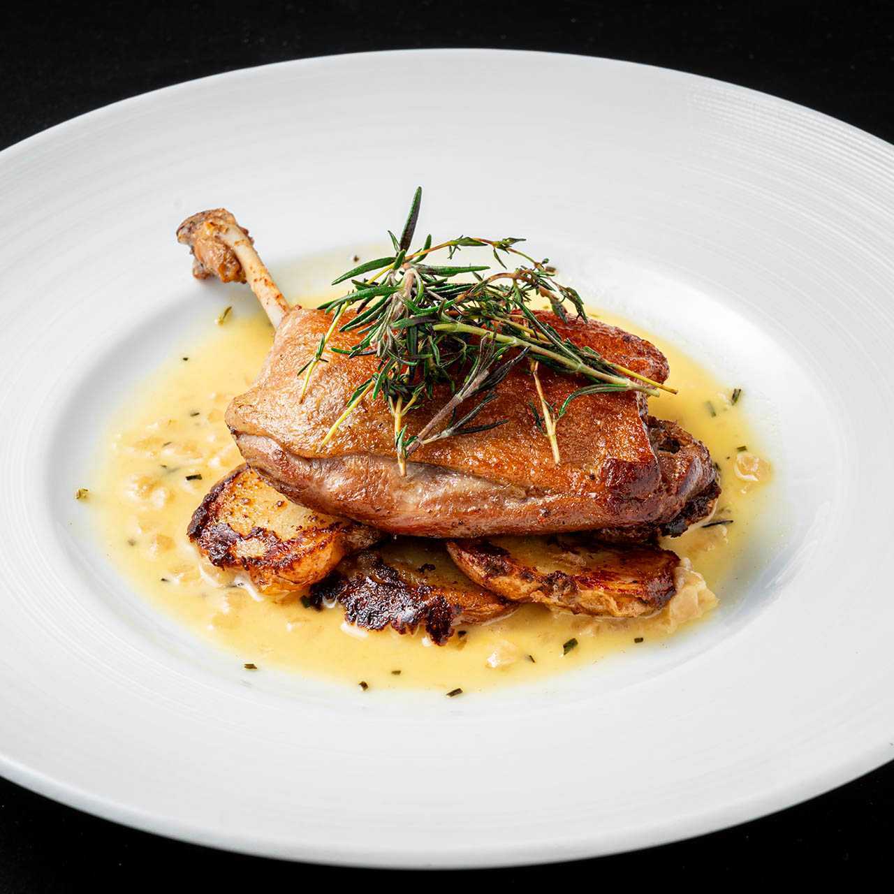 鴨のコンフィ “ハーブマスタード ソース”