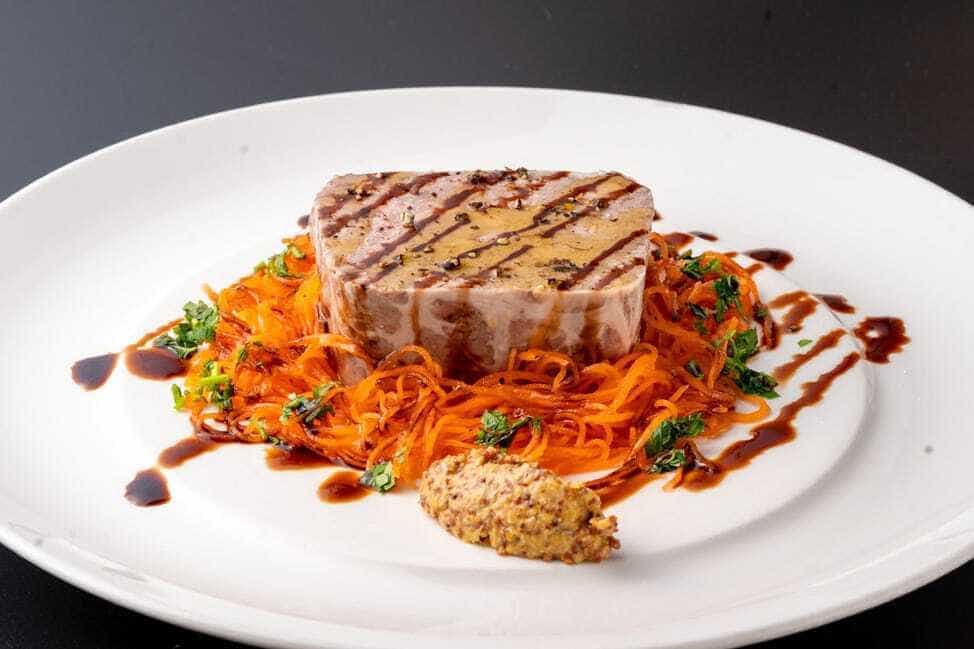 パテ・ド・カンパーニュ　人参のラペと共に