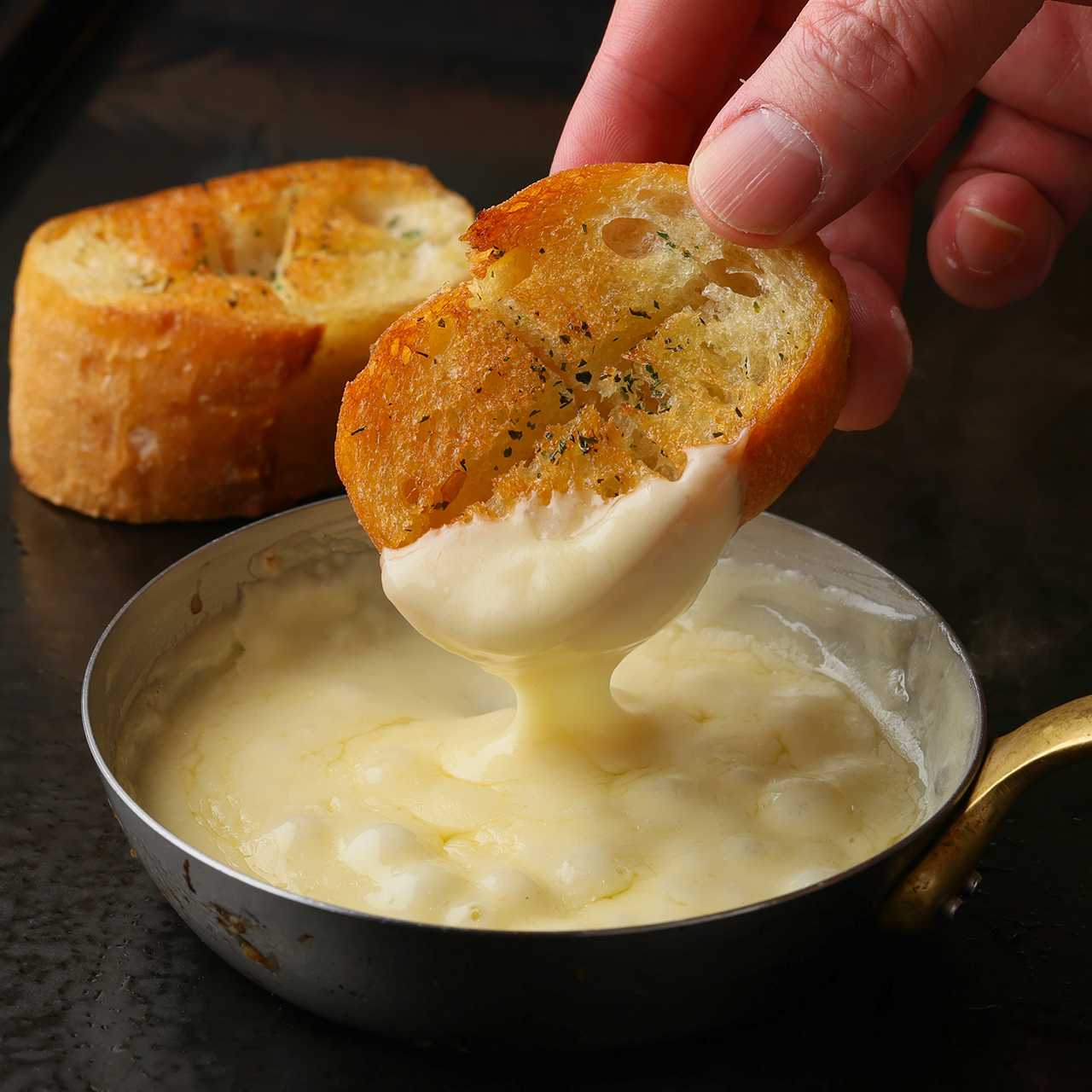 ガーリックトースト  　チーズフォンデュソース