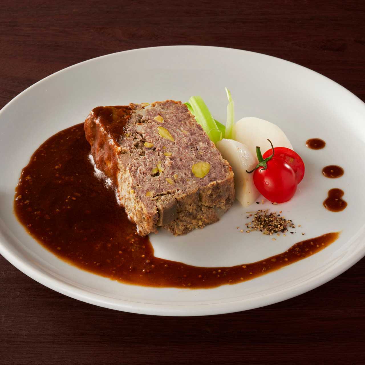 岩手短角牛のミートローフ　デミグラスソース