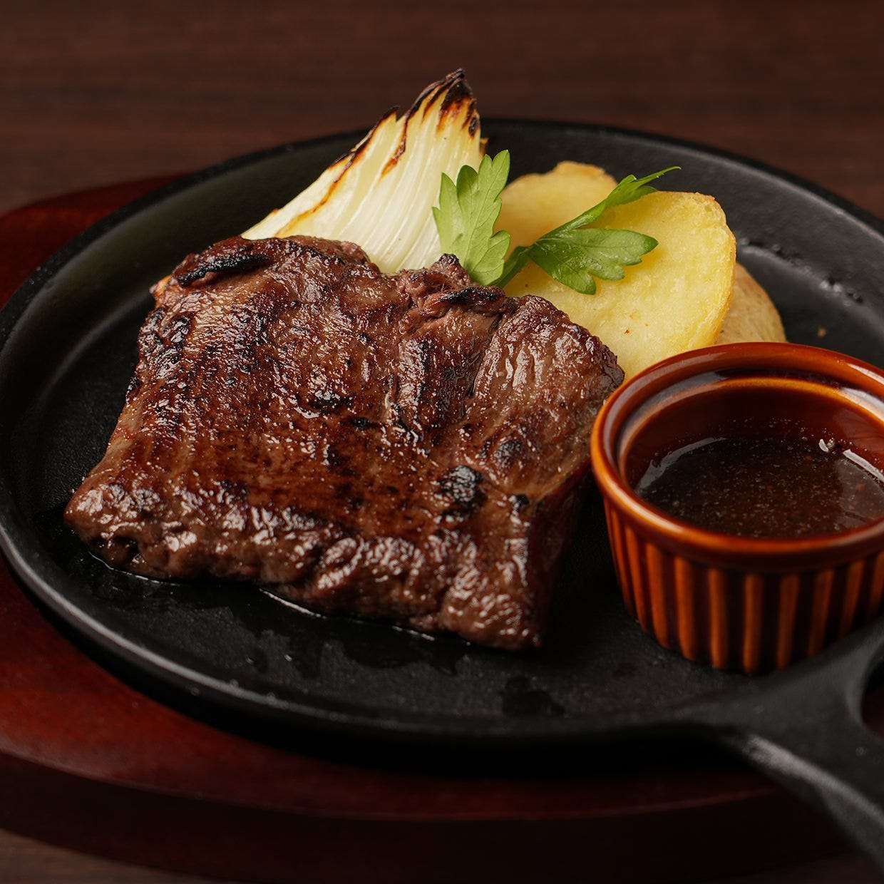 牛ハラミ肉のステーキ