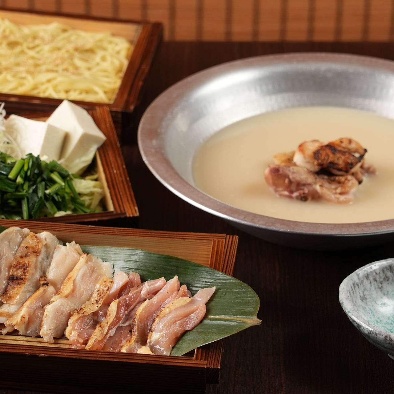 はかた地どりの焼きニラ水炊き