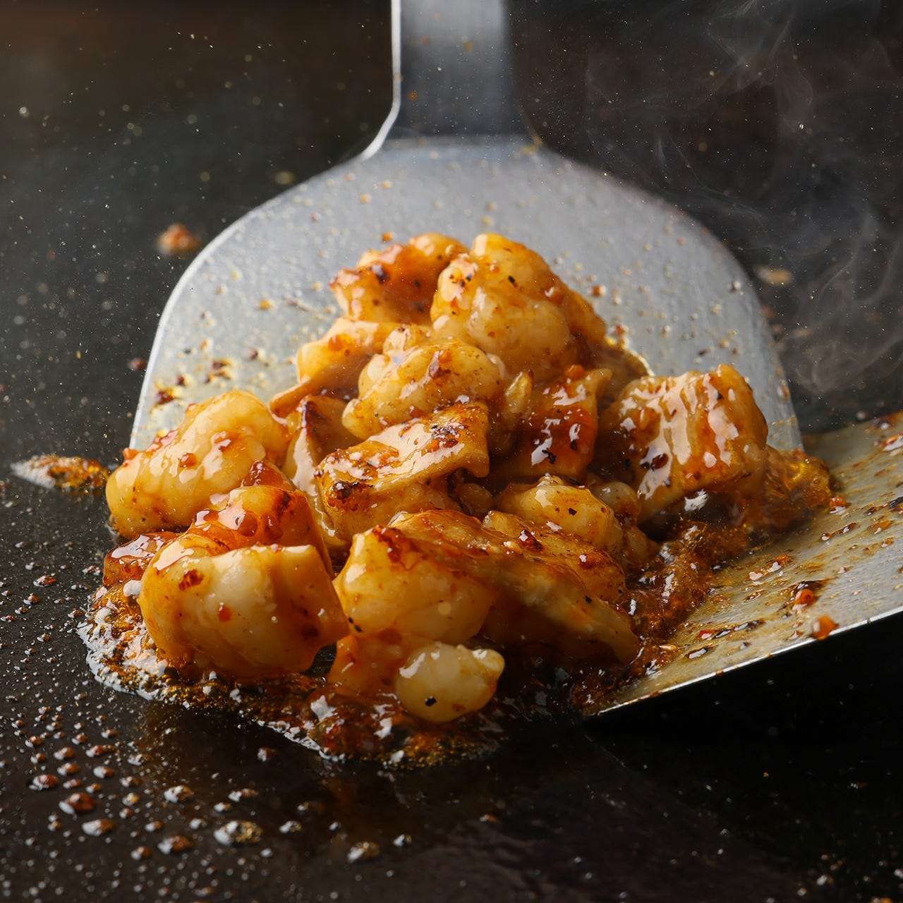 牛ホルモン鉄板焼き