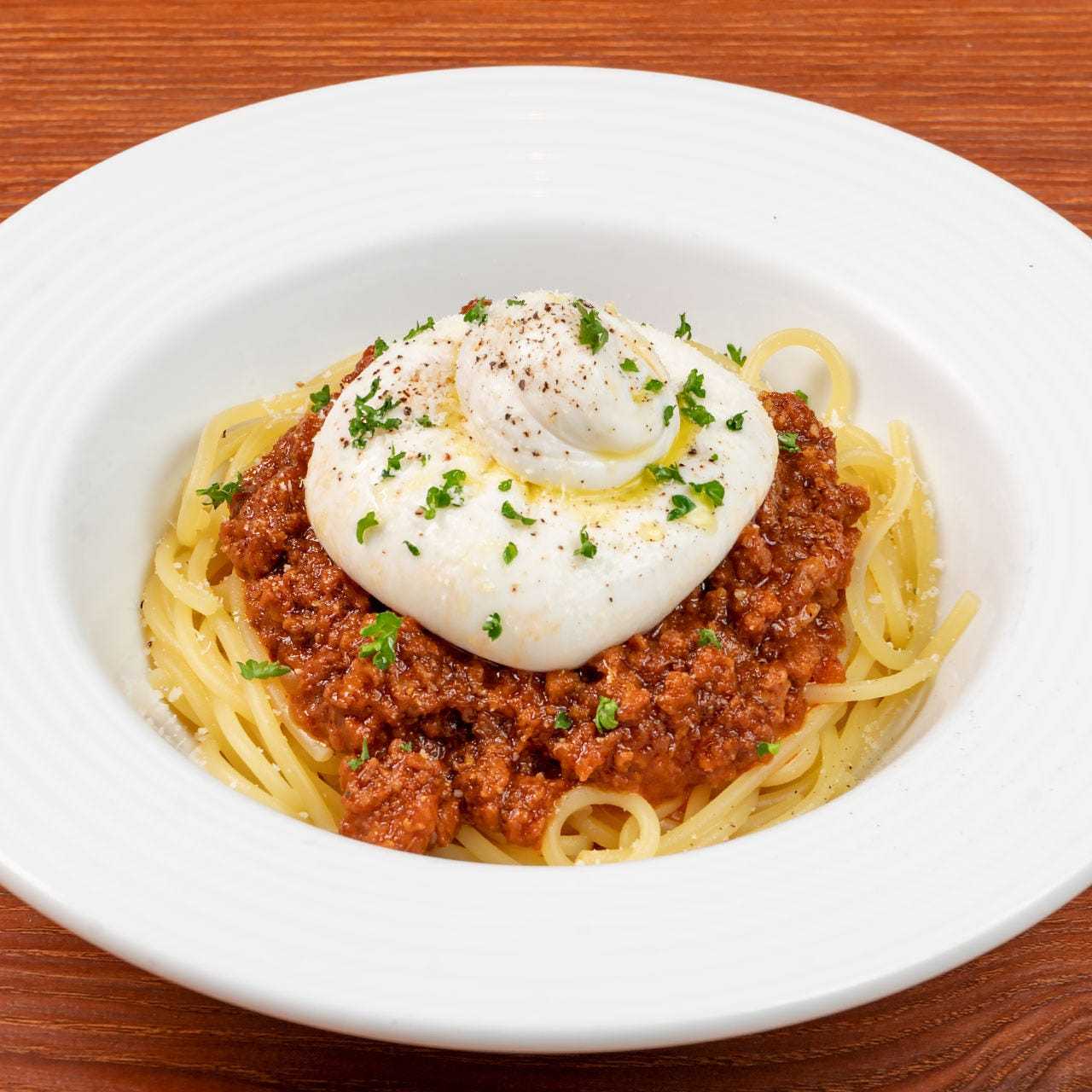 自家製ブッラータチーズのボロネーゼ