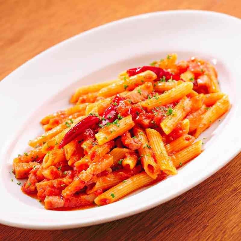 고추와 베이컨
칼라브리아 스타일의 펜네아라비아타