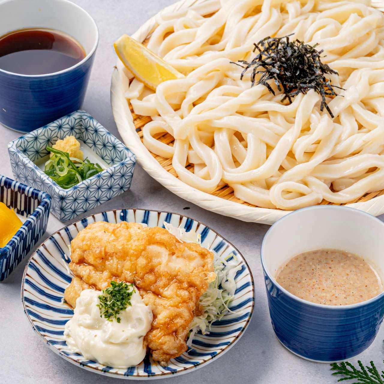2玉まで同額！武蔵野うどんと太刀魚のタルタル南蛮
