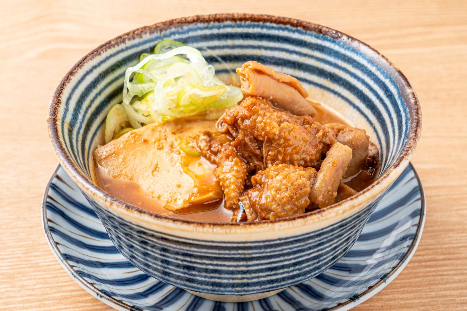 謹製　もつ煮込み豆腐