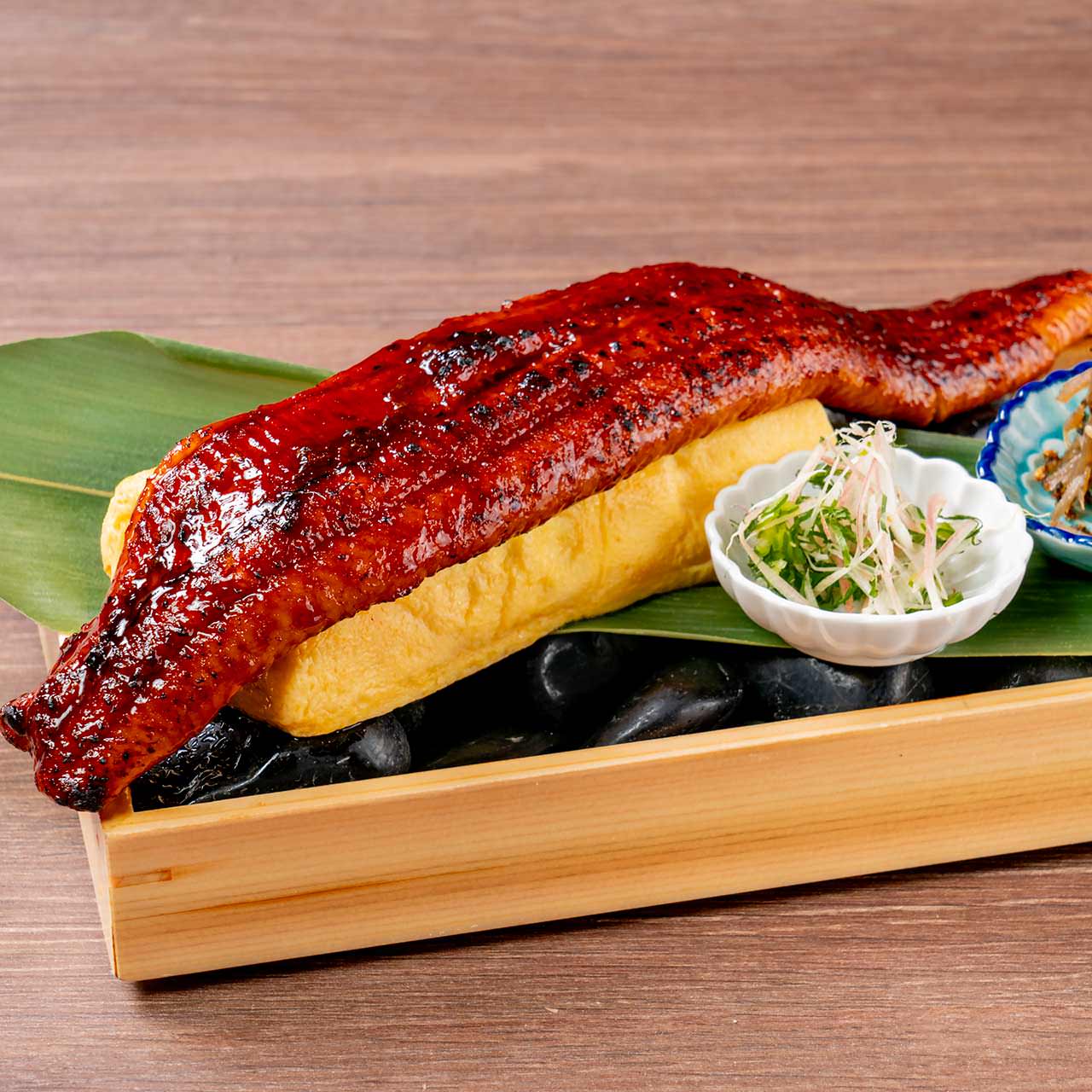 はみ出し鰻の炙り焼き