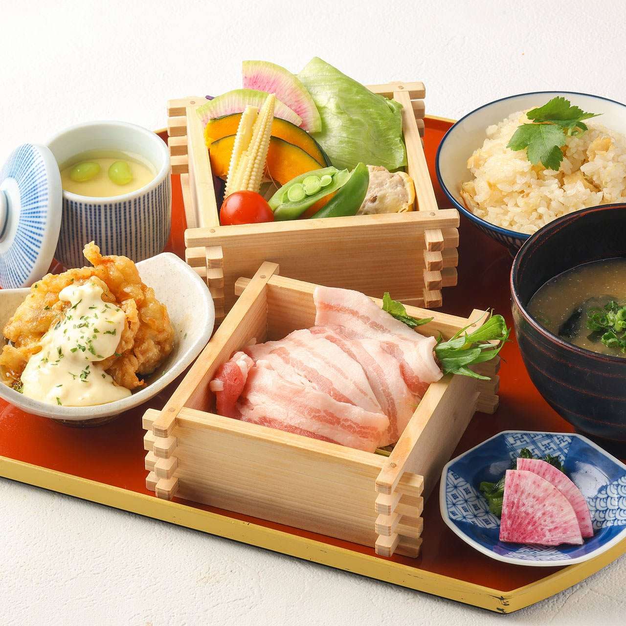 [All-you-can-eat sea bream rice] Steamed black pork and summer vegetables