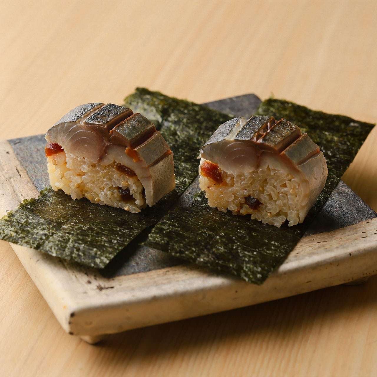 炙り〆鯖の棒寿司　2貫
