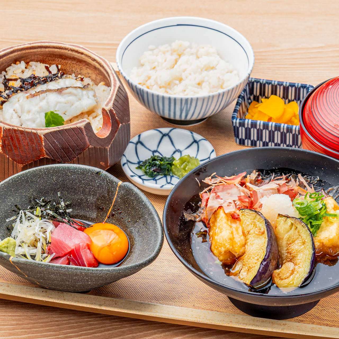 マグロりゅうきゅうと揚げ出し豆腐膳