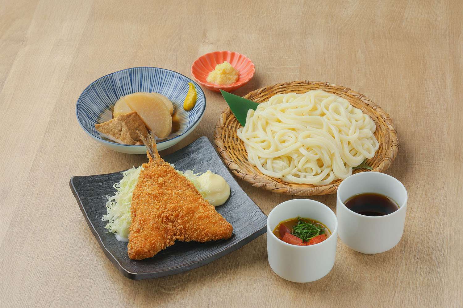 ざるうどんとアジフライ定食