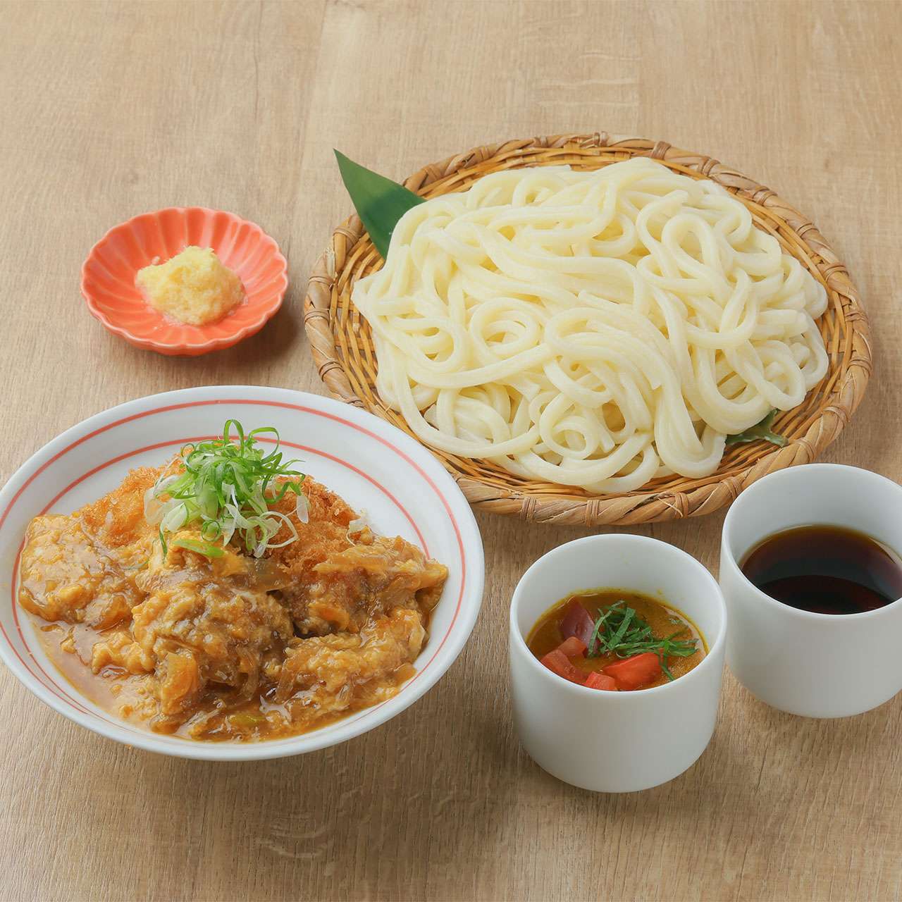 ざるうどんとチキンカツ丼定食