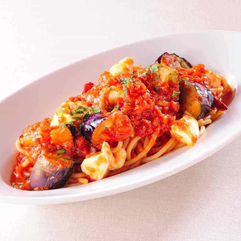 Eggplant and mozzarella cheese in tomato sauce