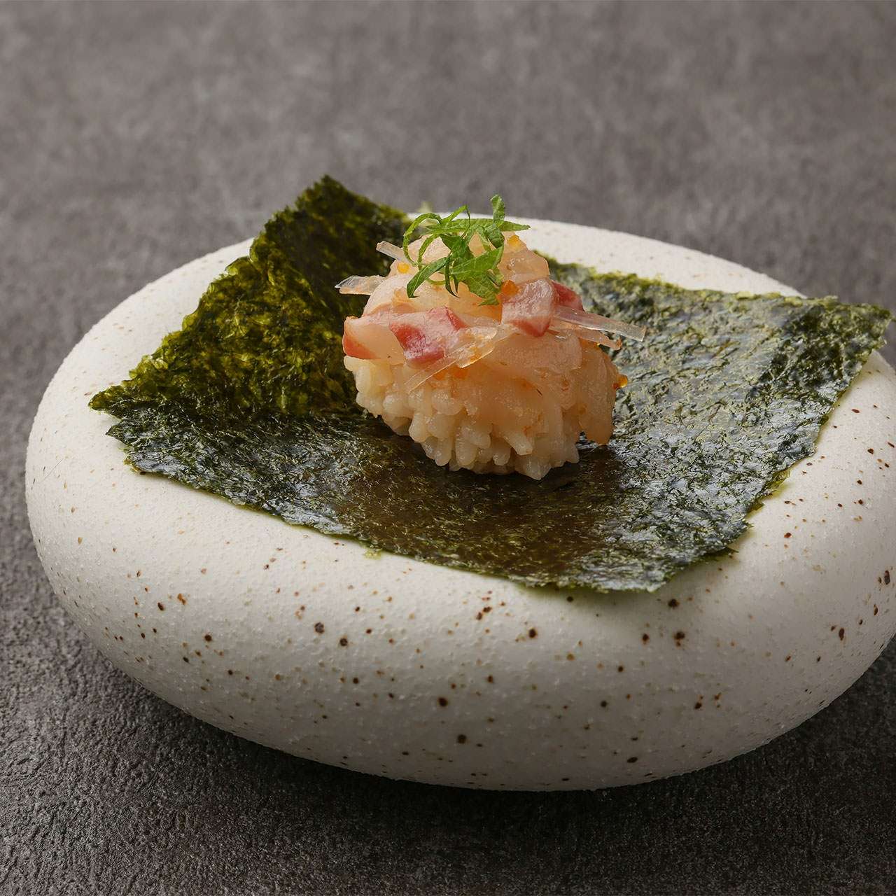 昆布締め鯛　梅水晶