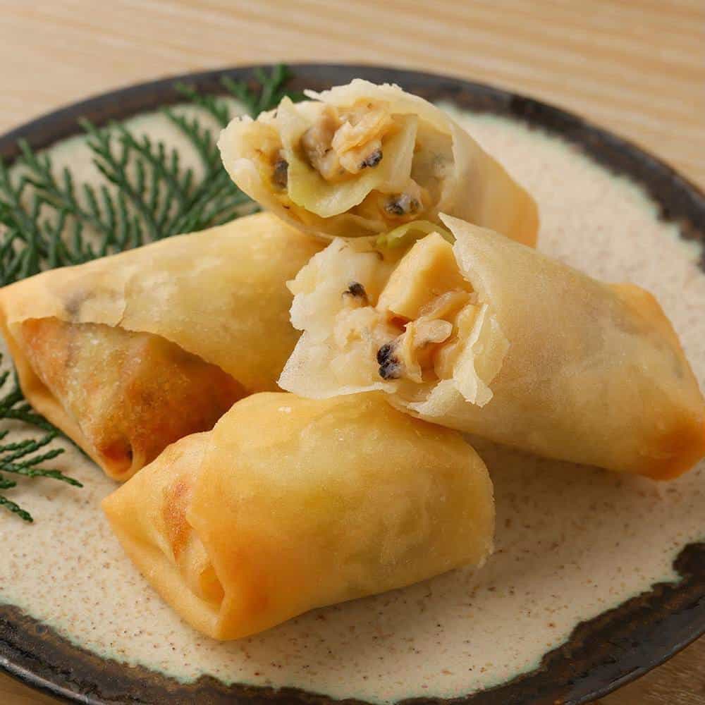 浅利と春キャベツの貝出汁春巻き