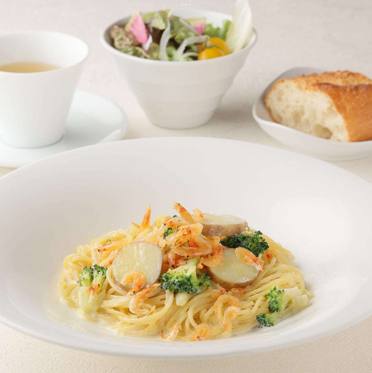 桜海老と新じゃが、ブロッコリーのクリームスパゲティ
