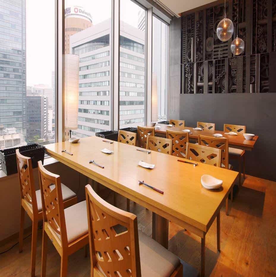 Semi-private room for 13-24 people. Ideal for family dinners and reunions.