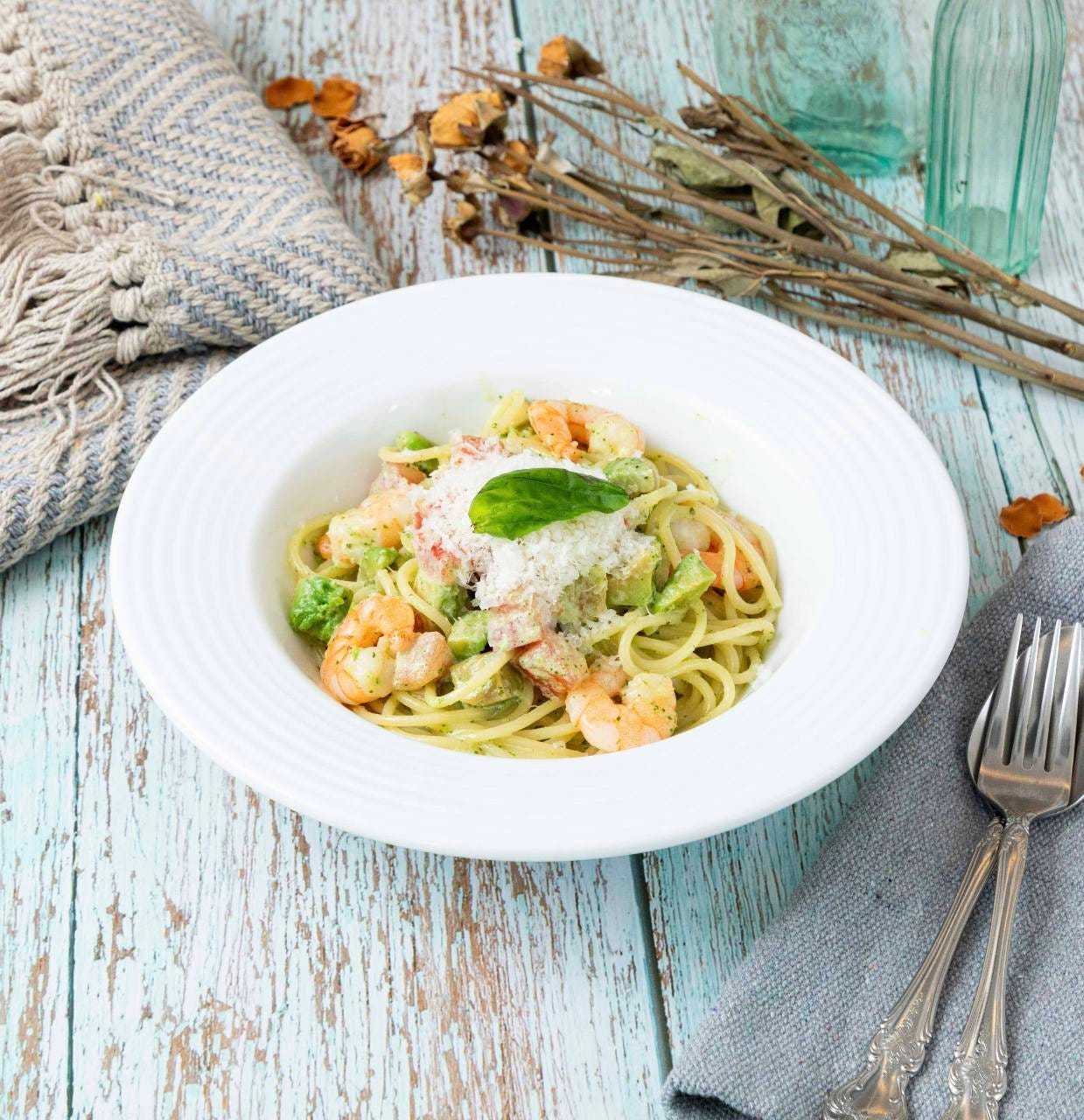 海老とアボカドのジェノバクリームパスタ