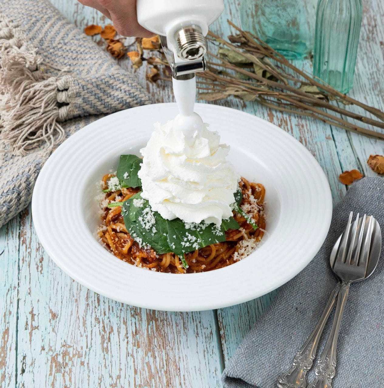 北海道クリームのエスプーマ　ボロネーゼ