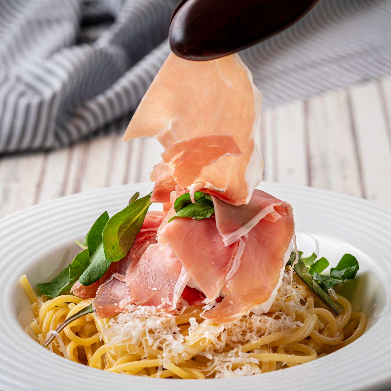 生ハム乗せ放題のカチョエペペ