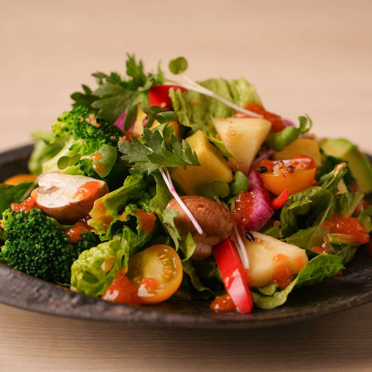 십종 야채의 샐러드~구 많이 토마토 드레싱~