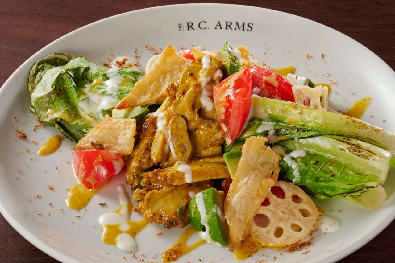 コロネーションチキンとロメインレタスのグリルサラダ