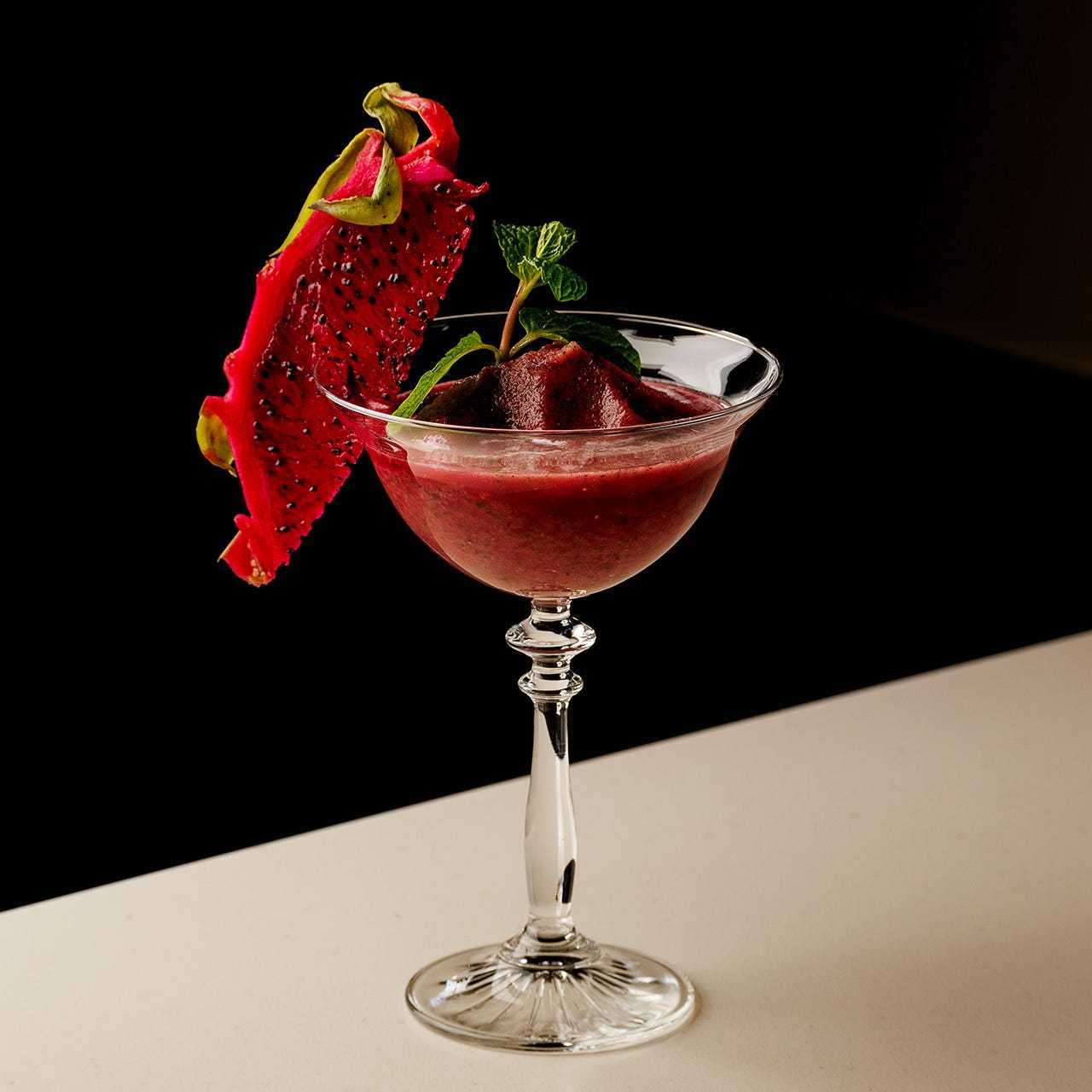 [Doragon fruit &basil frozen mojito] ドラゴンフルーツとバジルのフローズンモヒート