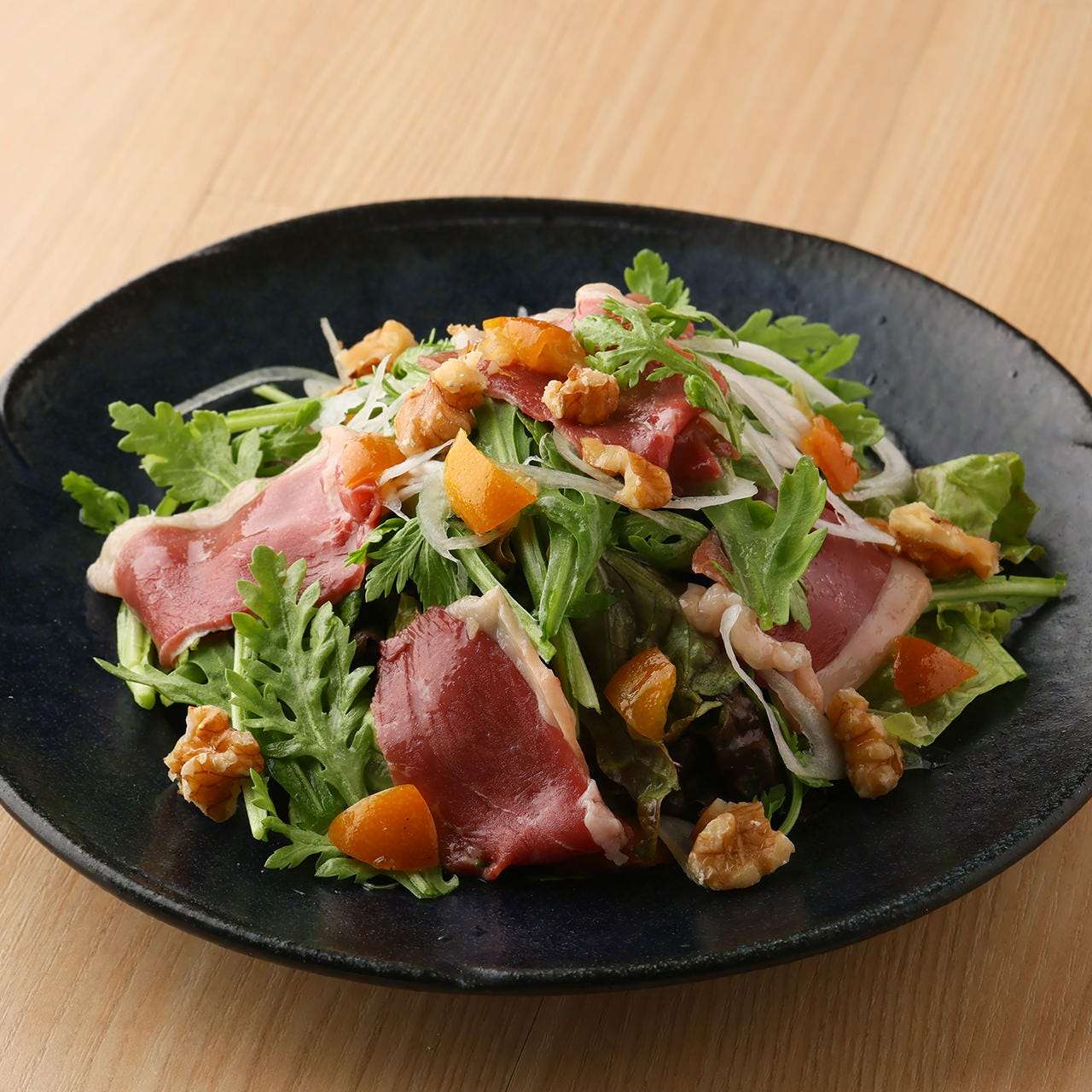 鴨生ハムと春菊の�サラダ　金柑ドレッシング