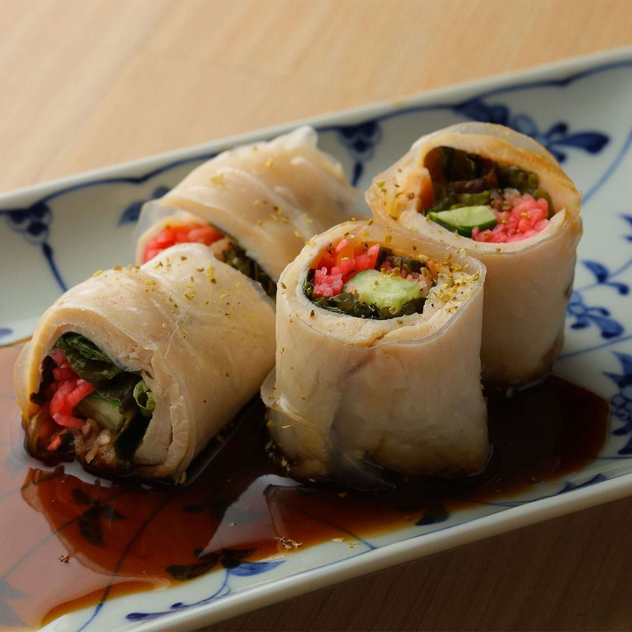 蒸し鶏とハーブ　花椒香味ソース