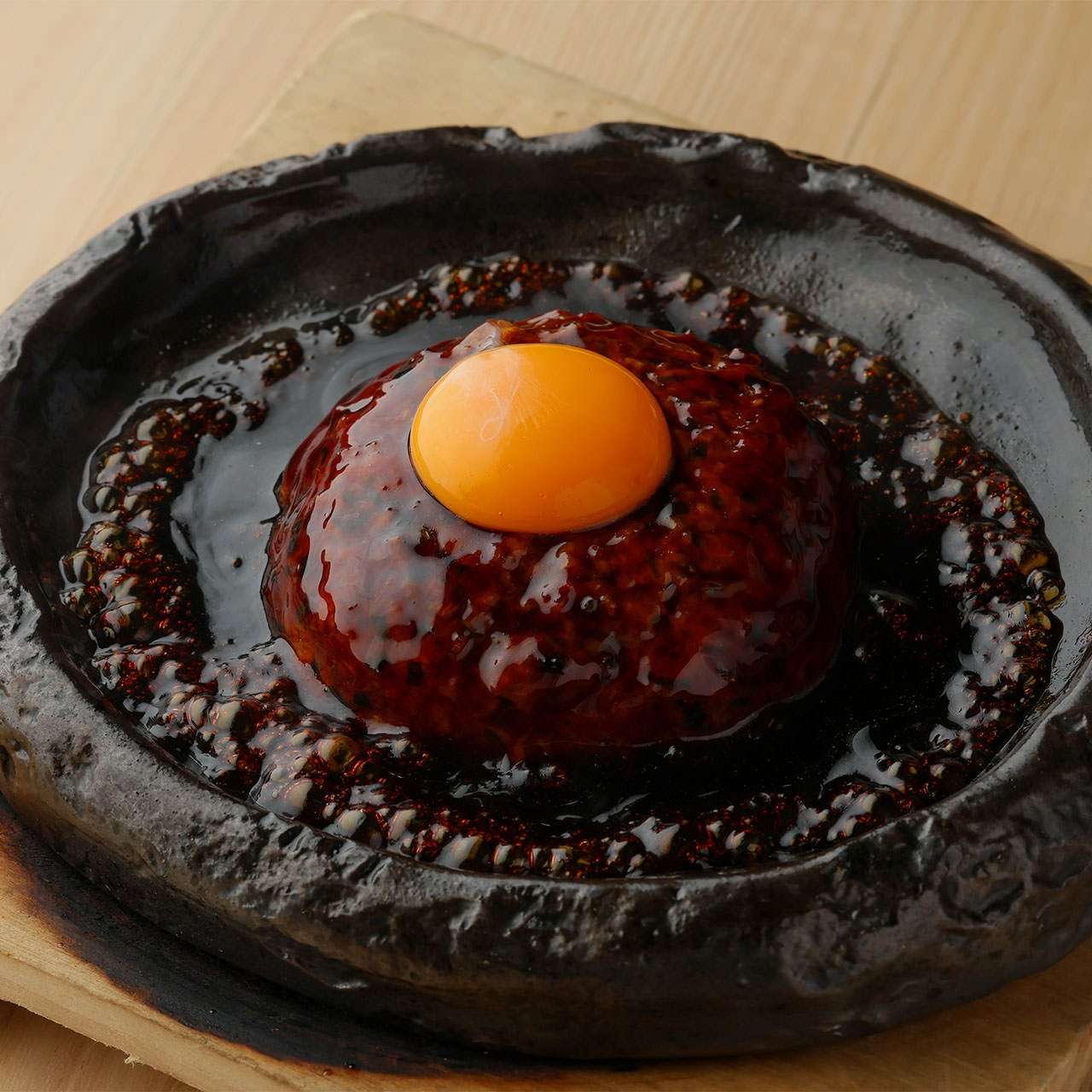 鉄板韮つくね　月見焦がし醤油